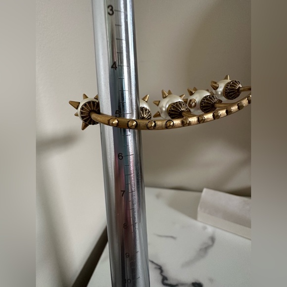 Gucci Multi-Finger Spike and Pearl Ring - Picture 11 of 15